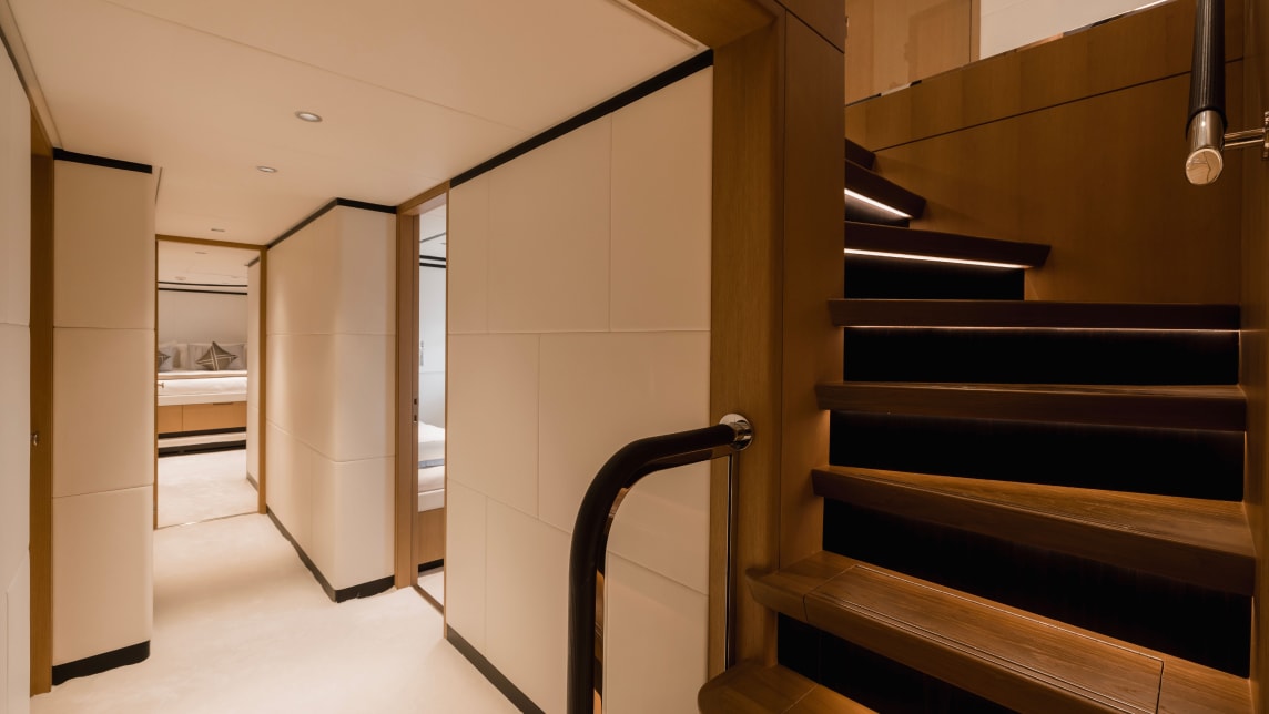 MAJESTY 120 yacht for Sale (20) | Phoenix Yacht Management