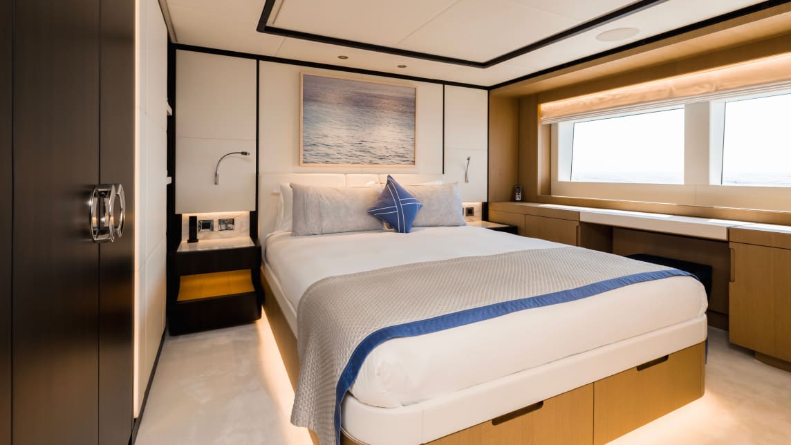 MAJESTY 120 yacht for Sale (23) | Phoenix Yacht Management