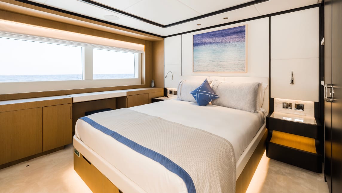 MAJESTY 120 yacht for Sale (24) | Phoenix Yacht Management