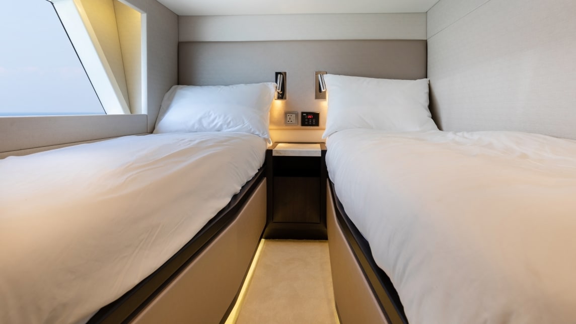 MAJESTY 62 yacht for Sale (18) (4) | Phoenix Yacht Management