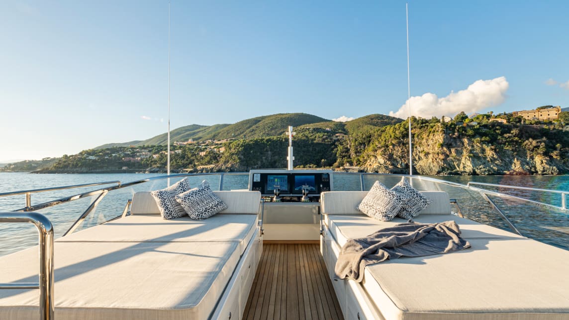 MANGUSTA 132 yacht for Sale (14) | Phoenix Yacht Management