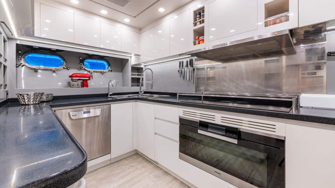 MANGUSTA 132 yacht for Sale (36) | Phoenix Yacht Management