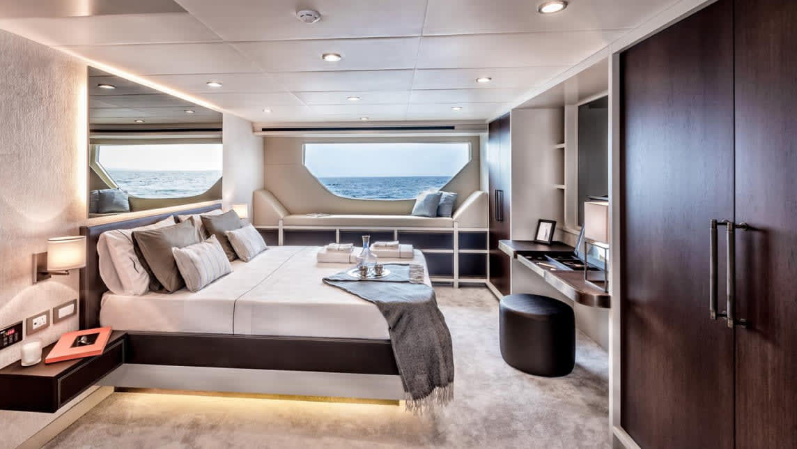 DOLCE VITA yacht for Charter (17) | Phoenix Yacht Management