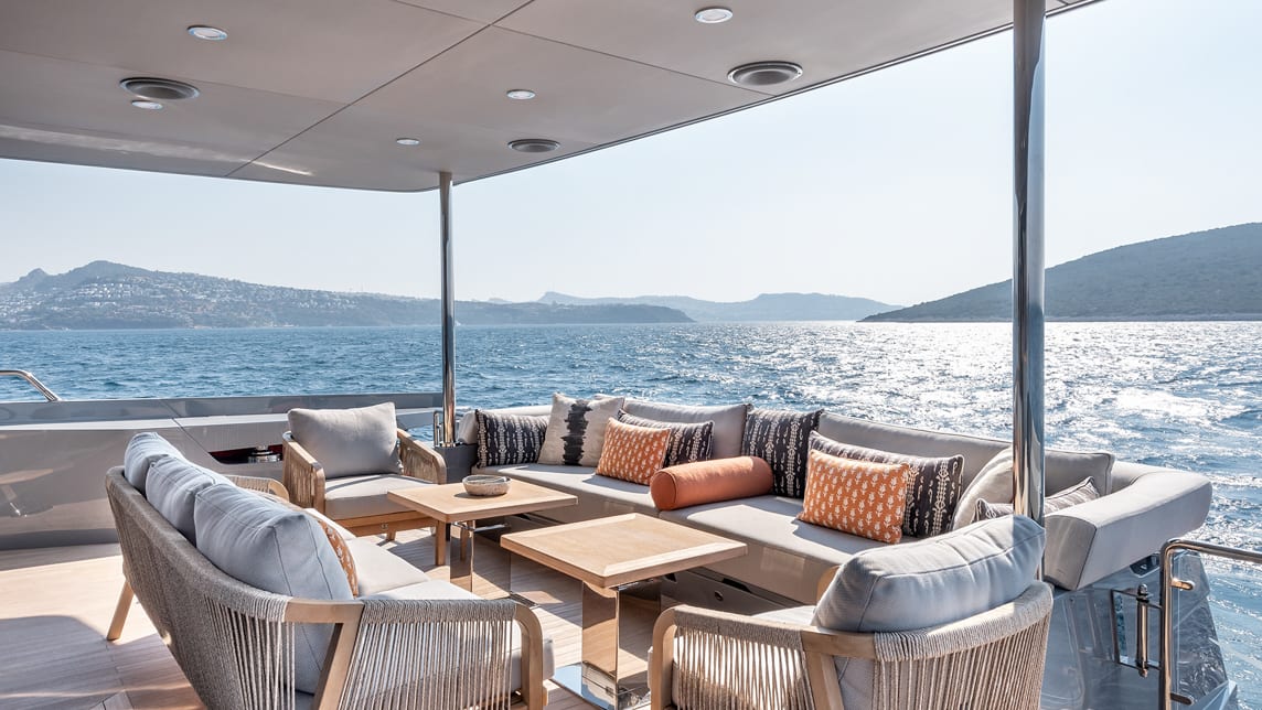 NUMARINE 26 yacht for Sale (15) | Phoenix Yacht Management