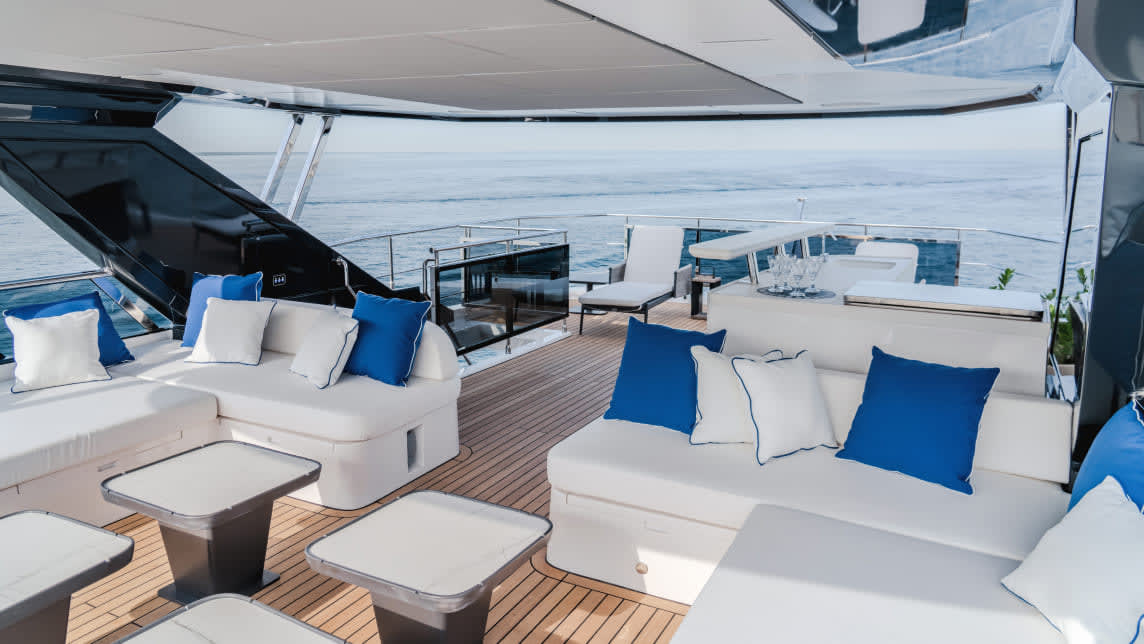 MAJESTY 112 yacht for Sale (12) | Phoenix Yacht Management