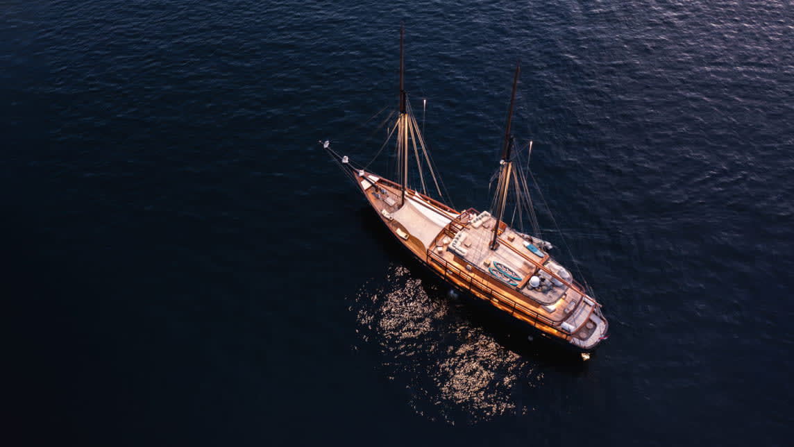 VELA yacht for Charter (10) | Phoenix Yacht Management