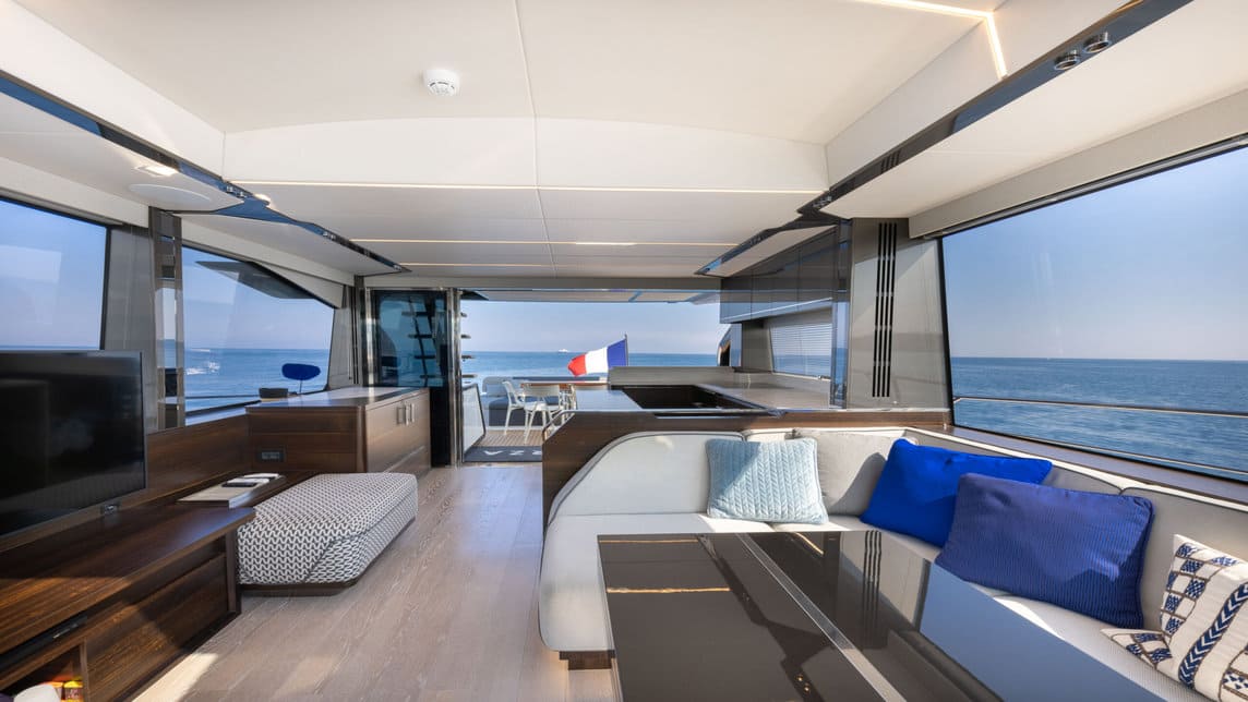 FORZA yacht for Charter (16) | Phoenix Yacht Management