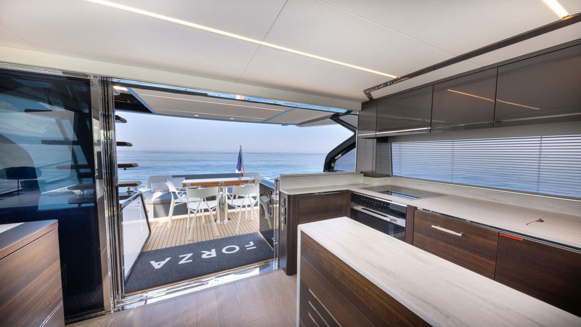 FORZA yacht for Charter (25) | Phoenix Yacht Management