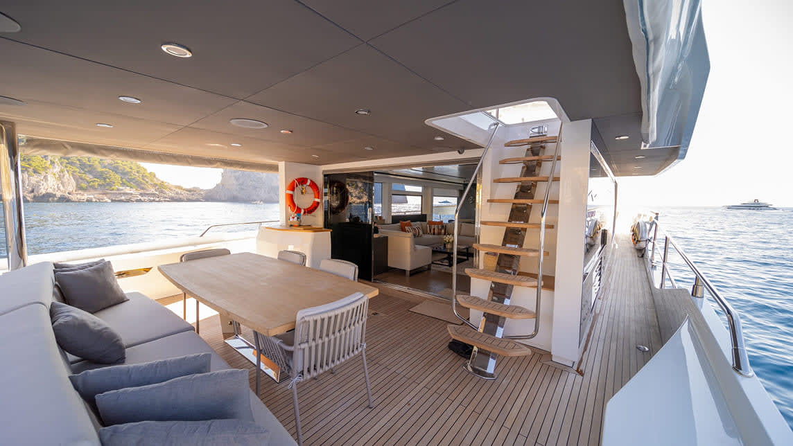 KAMOKA yacht for Charter (17) | Phoenix Yacht Management
