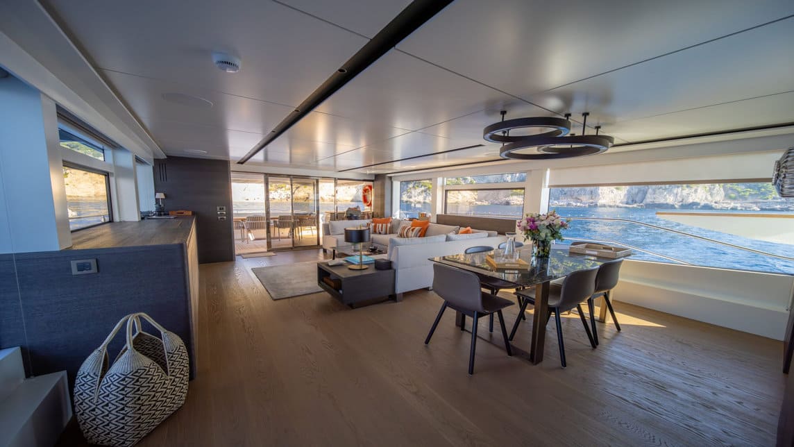 Charter a yacht in France and Italy | PHOENIX YACHT MANAGEMENT