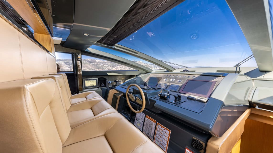 SILVER BREEZE yacht for Charter (17) | Phoenix Yacht Management