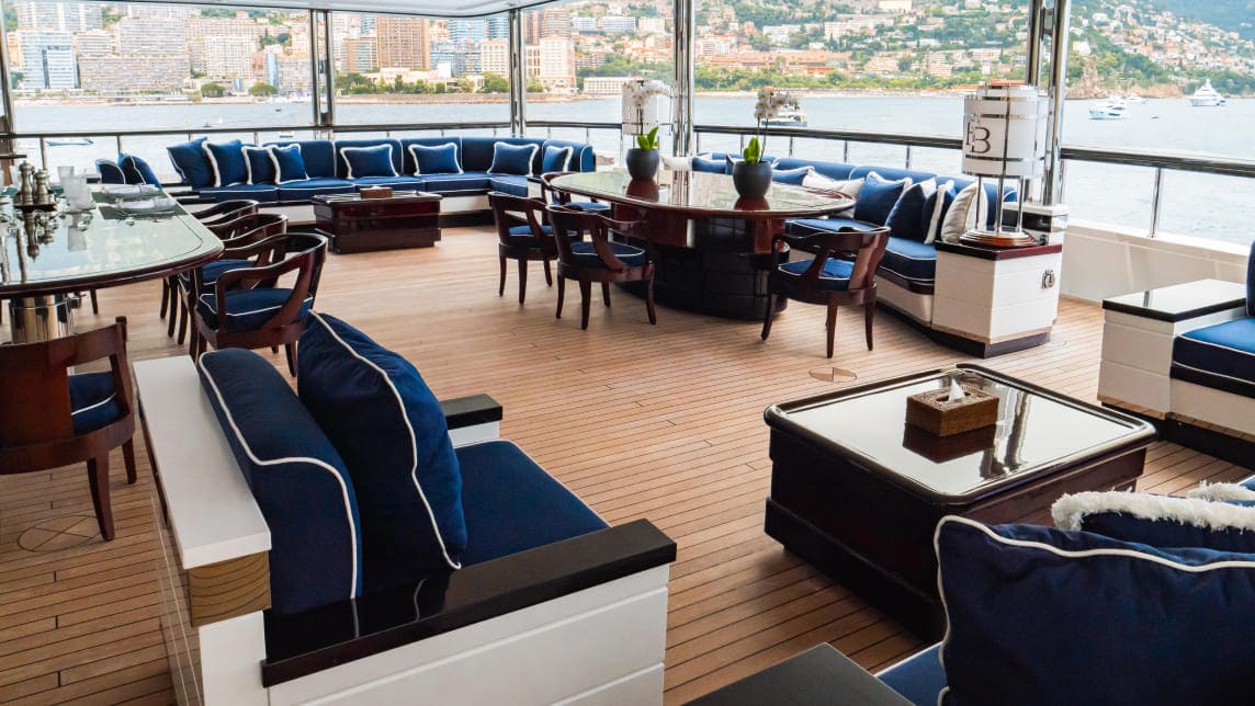 FORCE BLUE yacht for Charter (10) | Phoenix Yacht Management