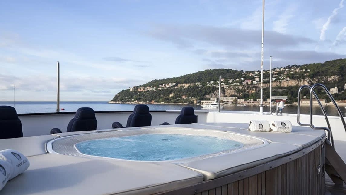 FORCE BLUE yacht for Charter (13) | Phoenix Yacht Management