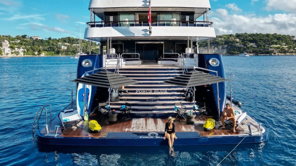 FORCE BLUE yacht for Charter (12) | Phoenix Yacht Management
