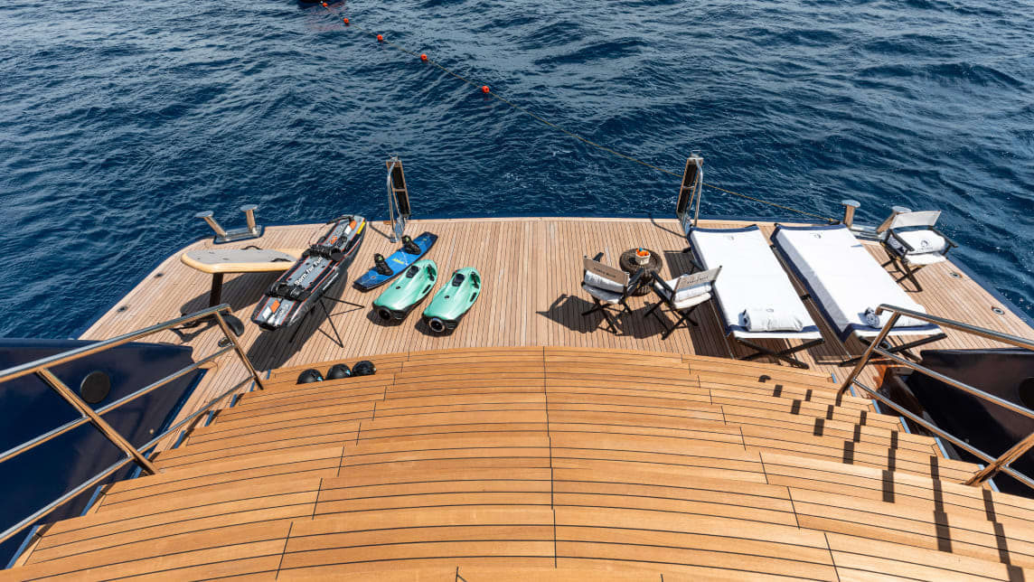 FORCE BLUE yacht for Charter (8) | Phoenix Yacht Management