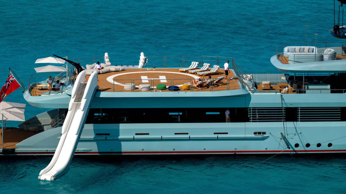 LIMERENCE yacht for Charter (8) | Phoenix Yacht Management