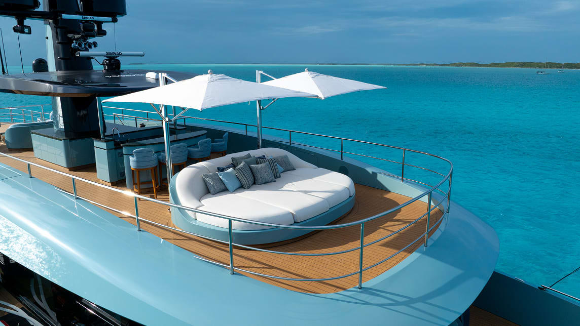 LIMERENCE yacht for Charter (12) | Phoenix Yacht Management