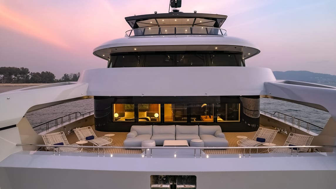 SPACE CAT yacht for Charter (8) | Phoenix Yacht Management
