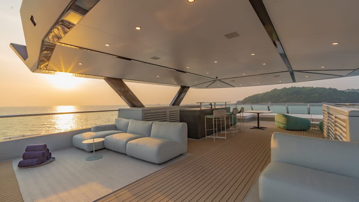 SPACE CAT yacht for Charter (14) | Phoenix Yacht Management