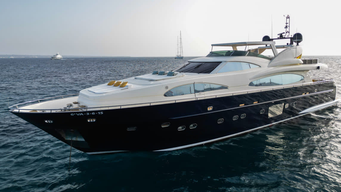 KIRIOS yacht for Charter (12) | Phoenix Yacht Management