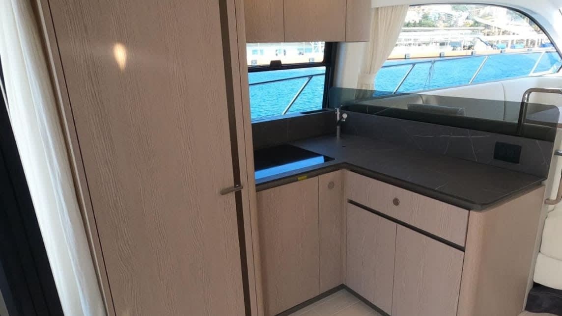 AZIMUT FLY 53 yacht for Sale (18) | Phoenix Yacht Management