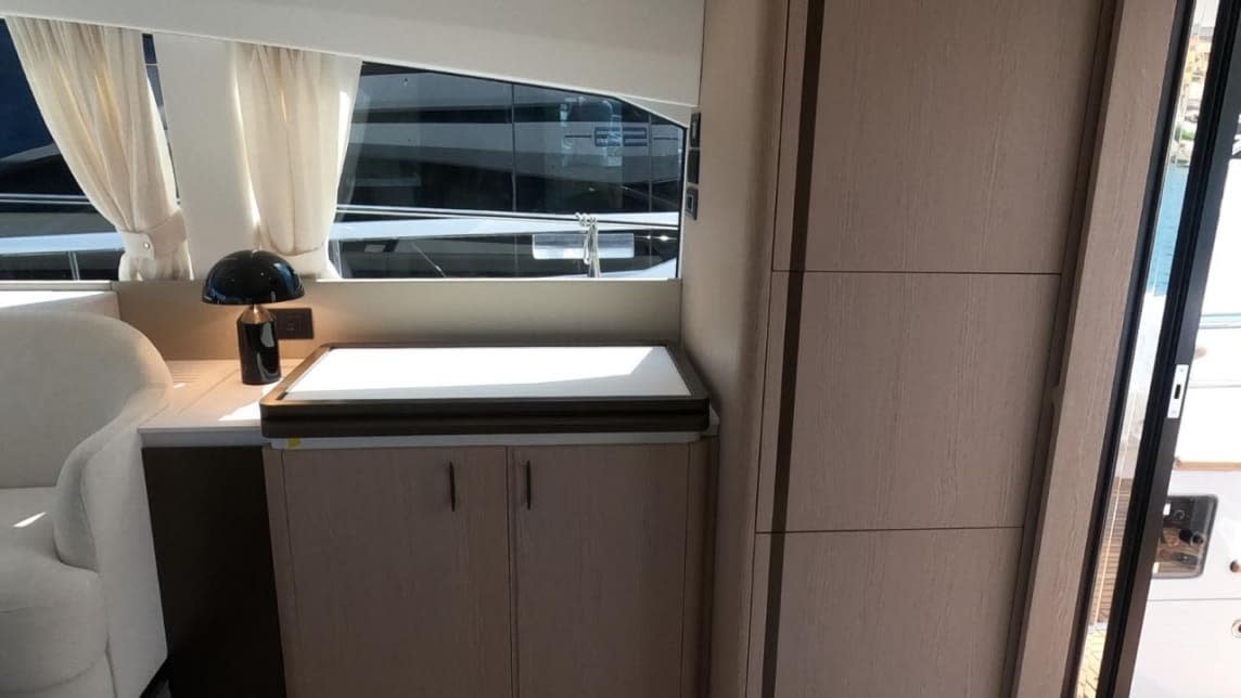 AZIMUT FLY 53 yacht for Sale (20) | Phoenix Yacht Management