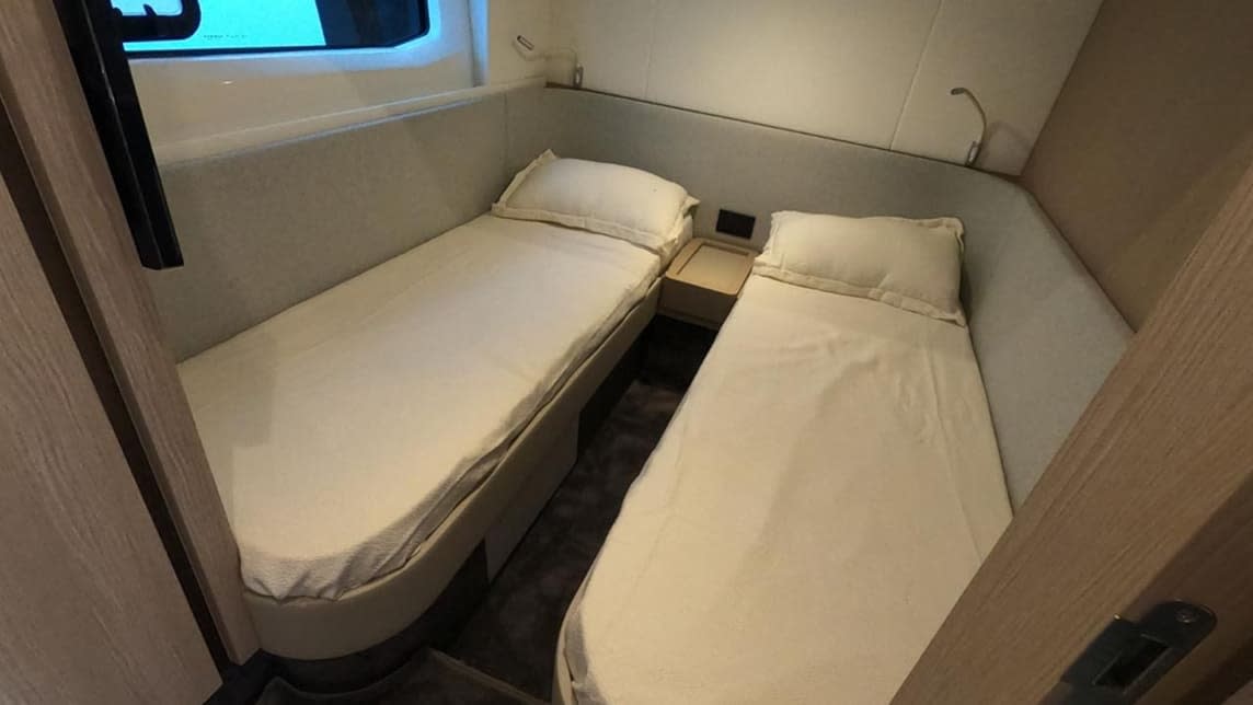 AZIMUT FLY 53 yacht for Sale (17) | Phoenix Yacht Management