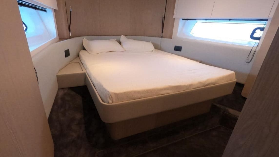 AZIMUT FLY 53 yacht for Sale (16) | Phoenix Yacht Management