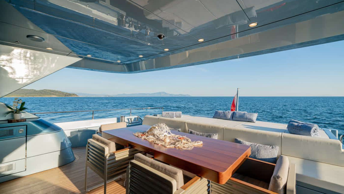 55 FIFTY FIVE yacht for Charter (14) | Phoenix Yacht Management
