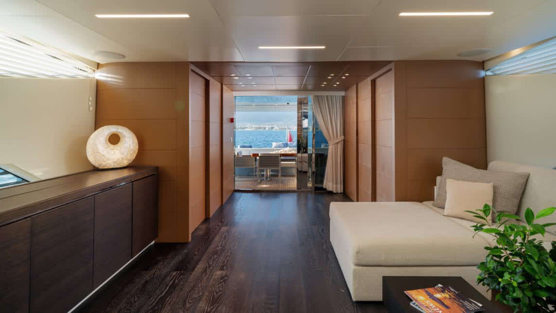 55 FIFTY FIVE yacht for Charter (31) | Phoenix Yacht Management