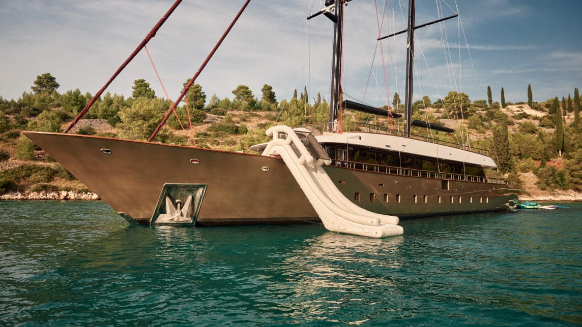 ANETTA yacht for Charter (14) | Phoenix Yacht Management