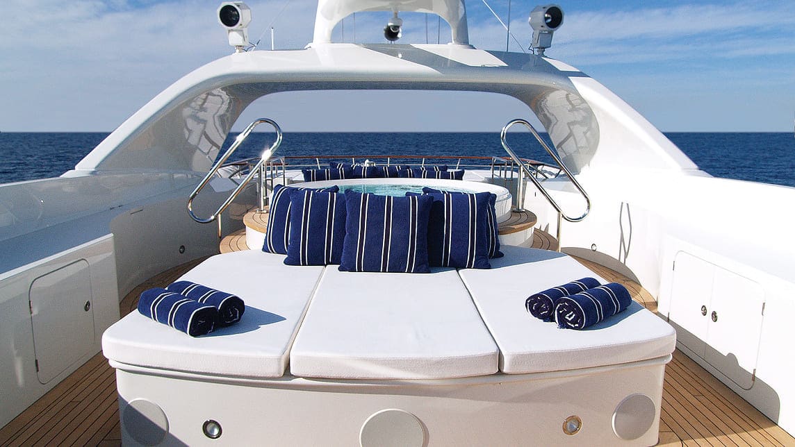 LADY DEE yacht for Charter (7) | Phoenix Yacht Management