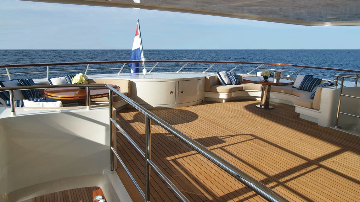 LADY DEE yacht for Charter (9) | Phoenix Yacht Management