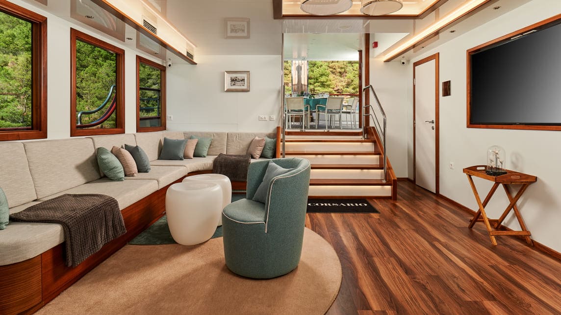 CORSARIO yacht for Charter (24) | Phoenix Yacht Management