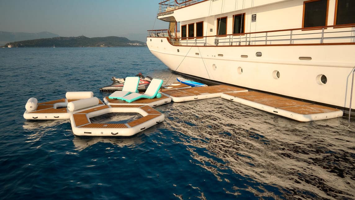 CORSARIO yacht for Charter (16) | Phoenix Yacht Management