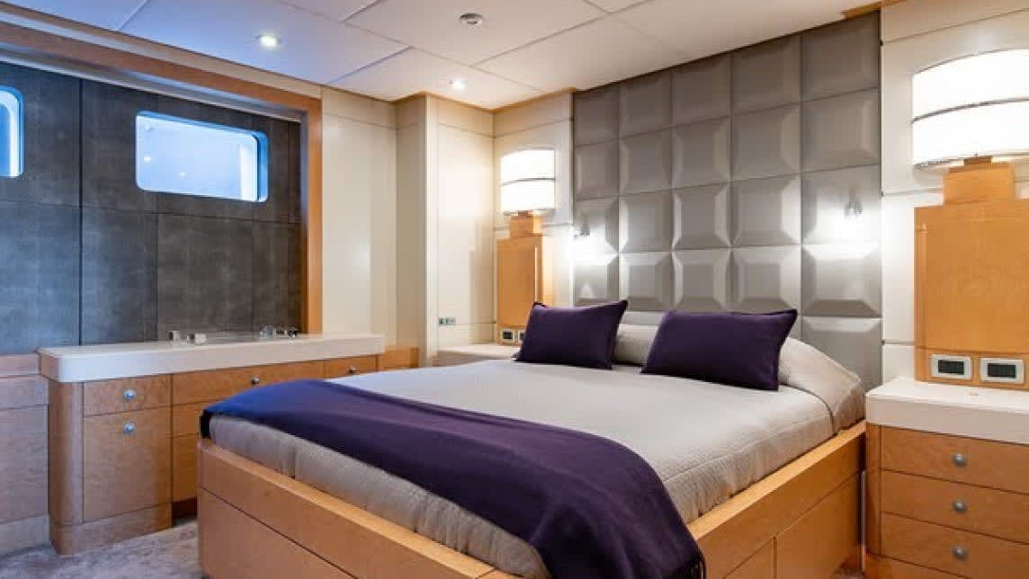 MIZU yacht for Charter (23) | Phoenix Yacht Management