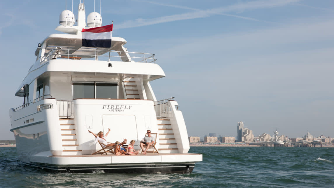 FIREFLY yacht for Charter (8) | Phoenix Yacht Management