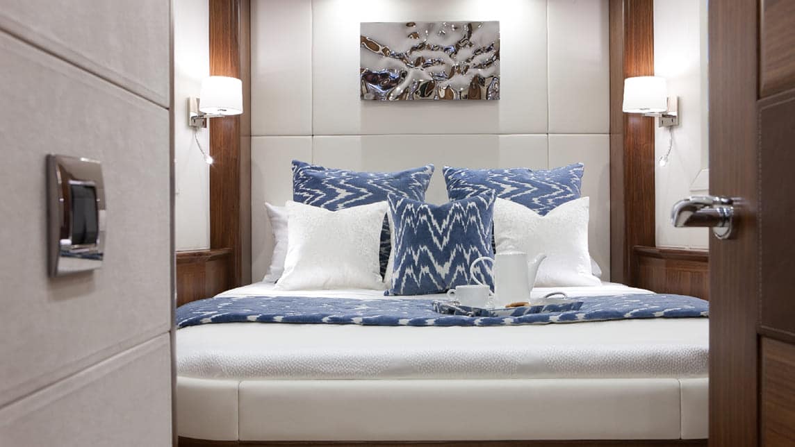 FIREFLY yacht for Charter (25) | Phoenix Yacht Management