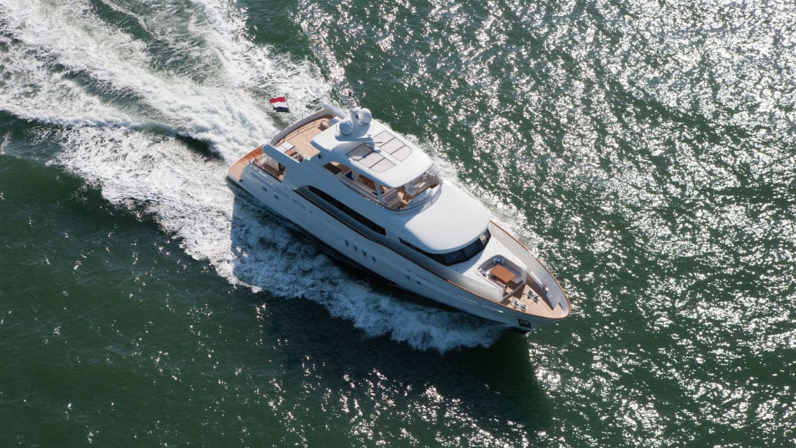 FIREFLY yacht for Charter (9) | Phoenix Yacht Management