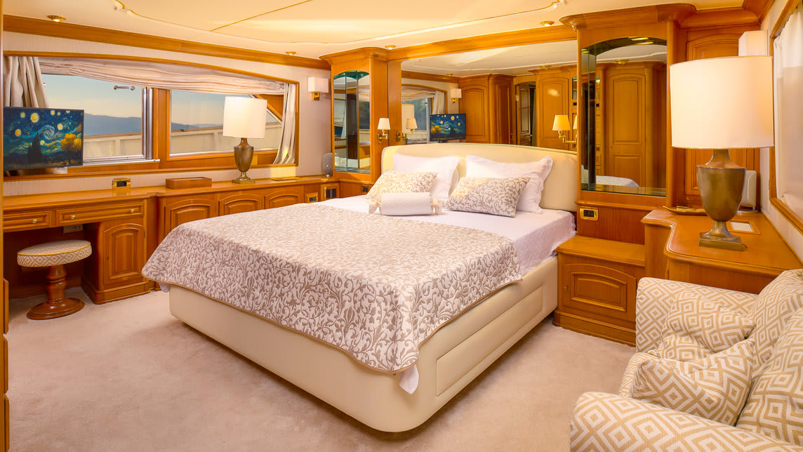 TO JE TO yacht for Charter (21) | Phoenix Yacht Management