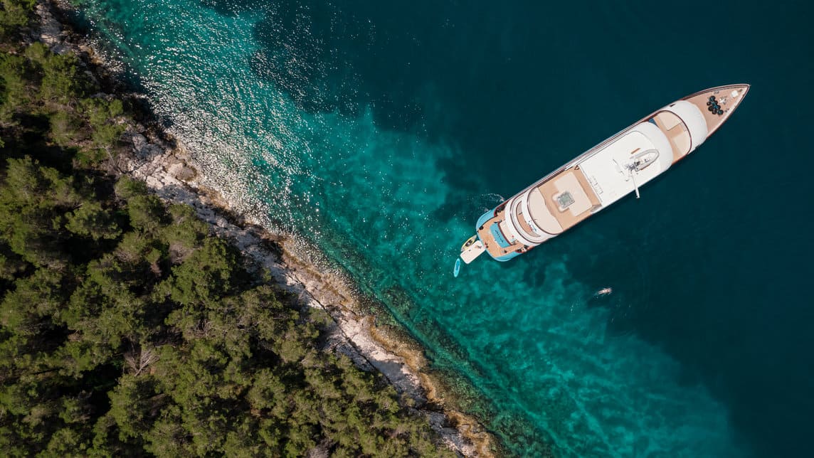 OHANA yacht for Charter (9) | Phoenix Yacht Management