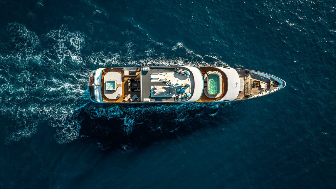 FREEDOM yacht for Charter (20) | Phoenix Yacht Management