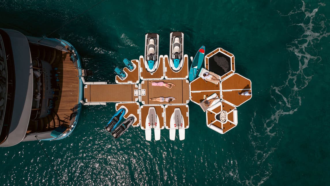 FREEDOM yacht for Charter (25) | Phoenix Yacht Management