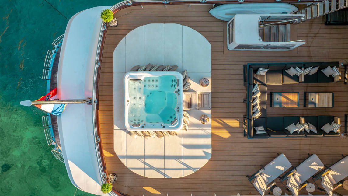 FREEDOM yacht for Charter (29) | Phoenix Yacht Management