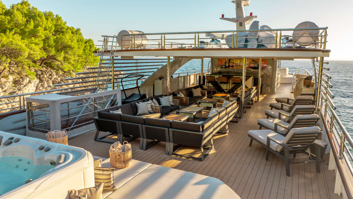 FREEDOM yacht for Charter (34) | Phoenix Yacht Management