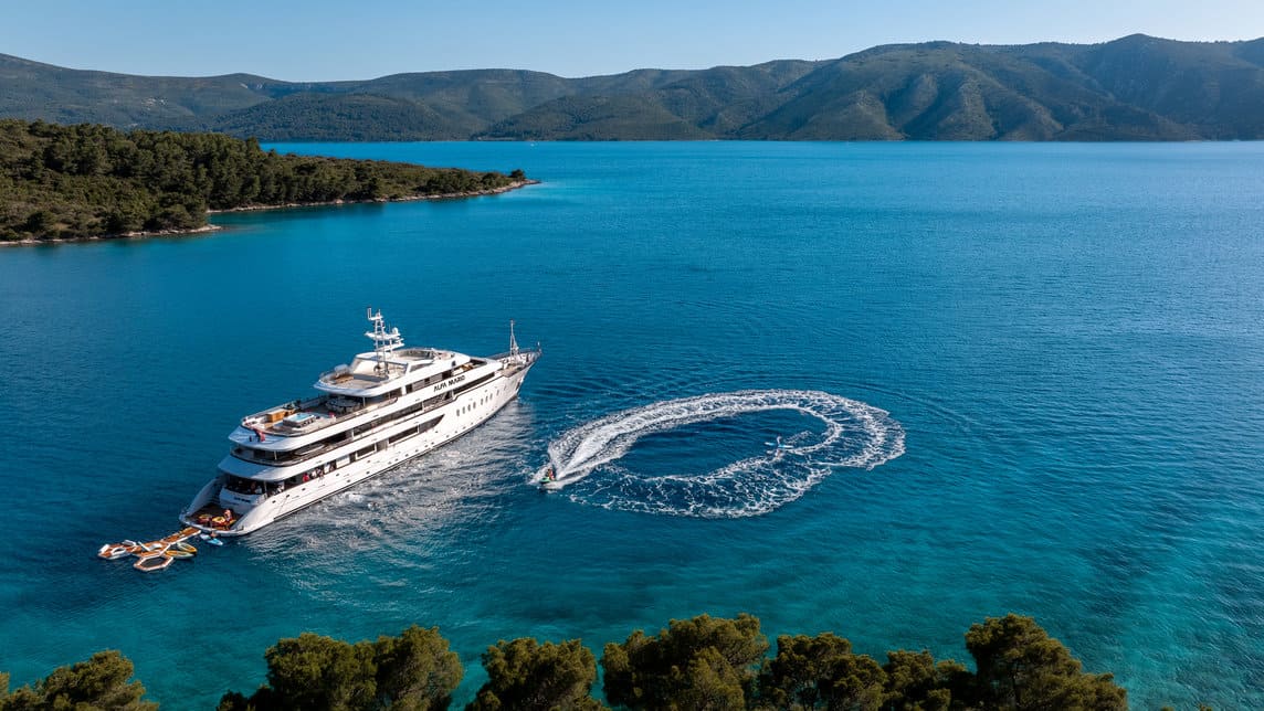 ALFA MARIO yacht for Charter (16) | Phoenix Yacht Management