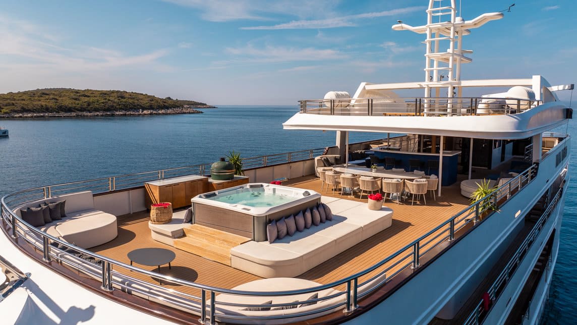 ALFA MARIO yacht for Charter (22) | Phoenix Yacht Management