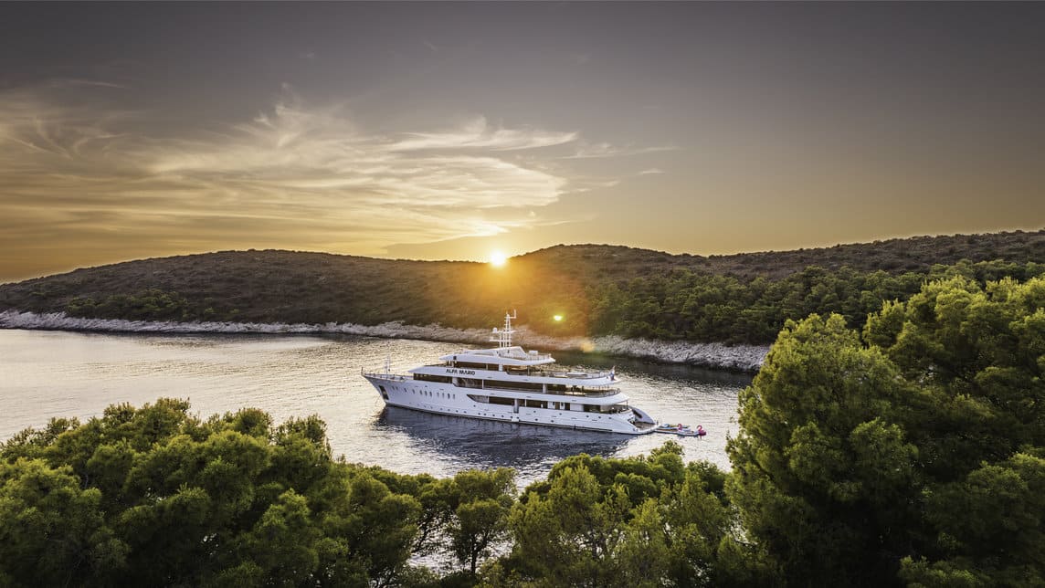 ALFA MARIO yacht for Charter (14) | Phoenix Yacht Management