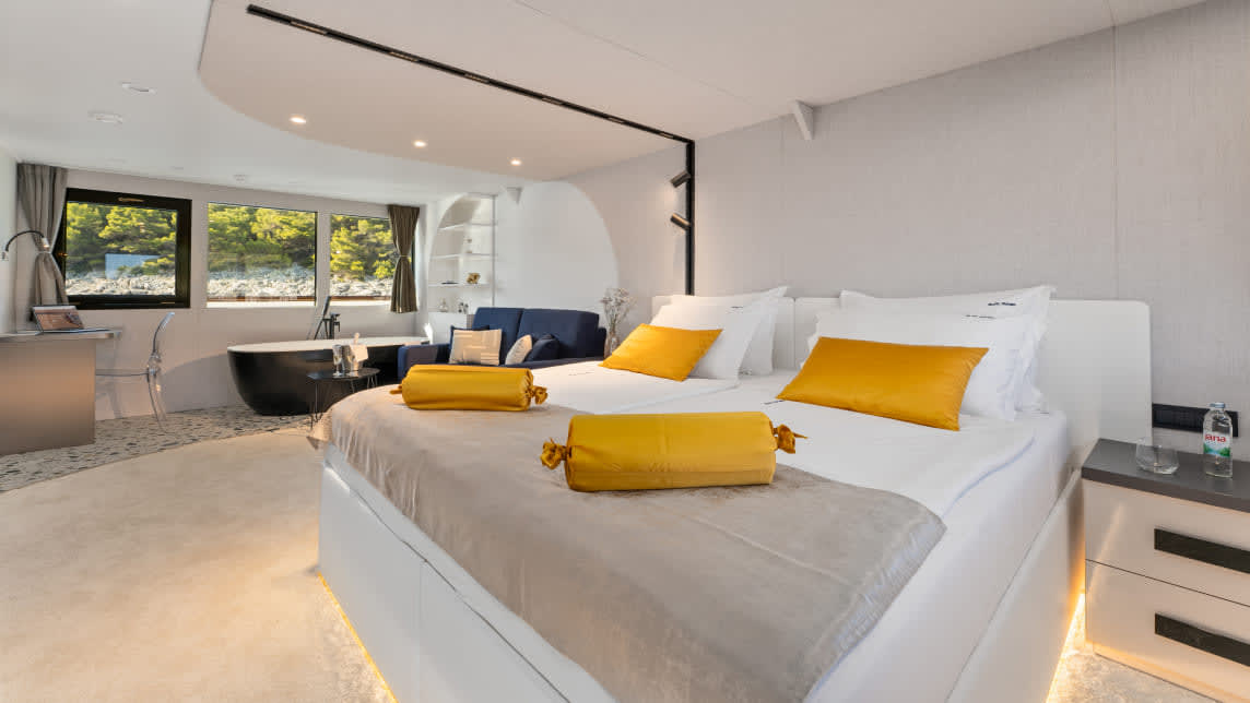 ALFA MARIO yacht for Charter (53) | Phoenix Yacht Management