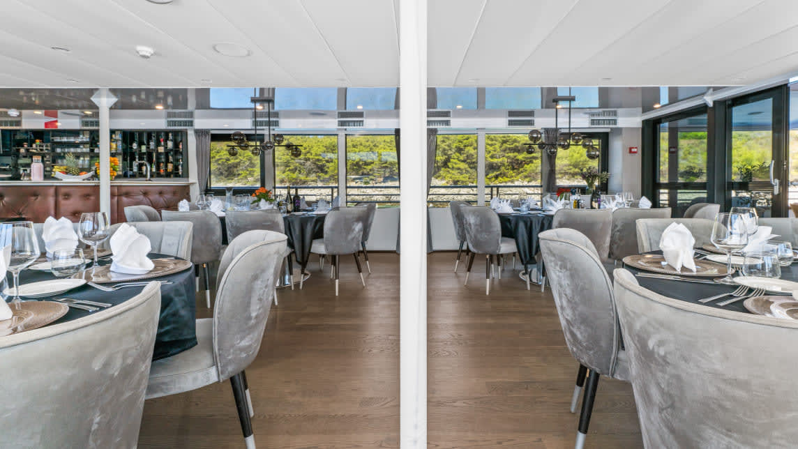 ALFA MARIO yacht for Charter (40) | Phoenix Yacht Management